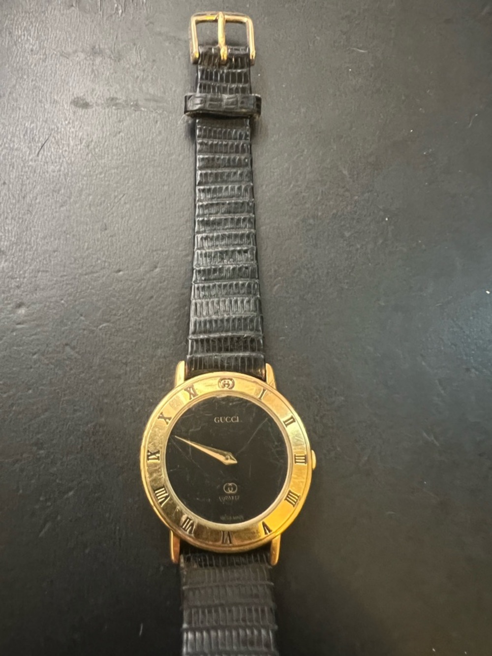 Vintage Gold Gucci 3001M Wristwatch Featuring Engraved Roman Numeral Bezel - Picture 6 of 12